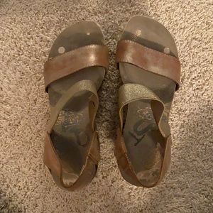 OTBT Platform Sandals